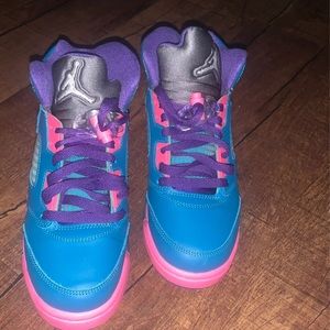 Grade school / women shoes  10/10 condition